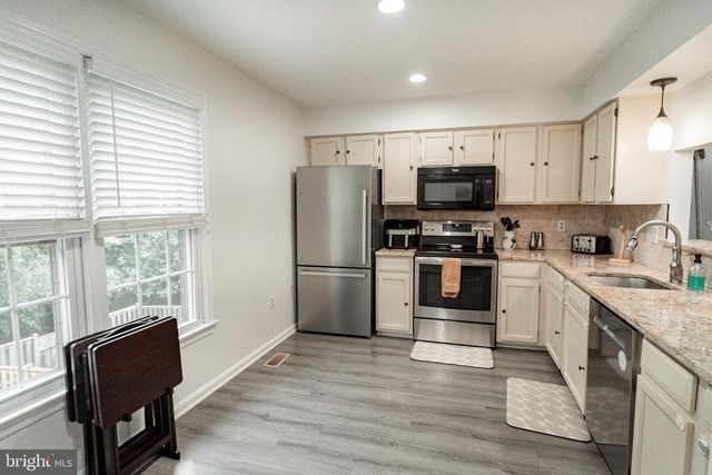 15015 BRIDGEPORT DR, Dumfries, VA 22025