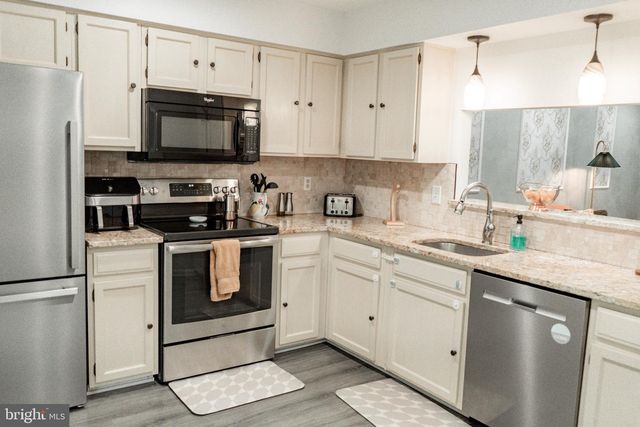 15015 BRIDGEPORT DR, Dumfries, VA 22025