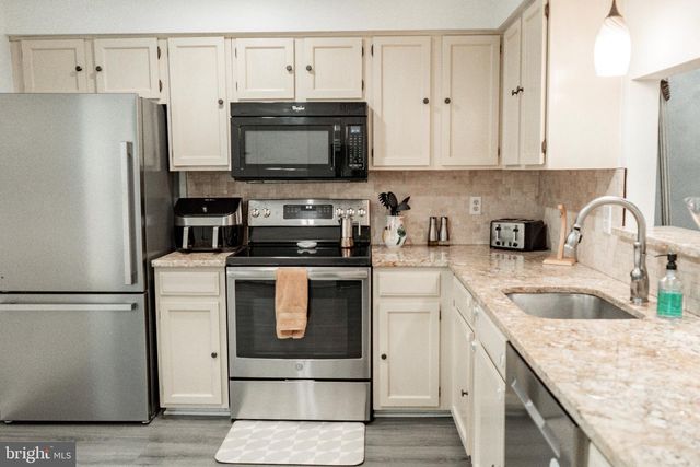 15015 BRIDGEPORT DR, Dumfries, VA 22025