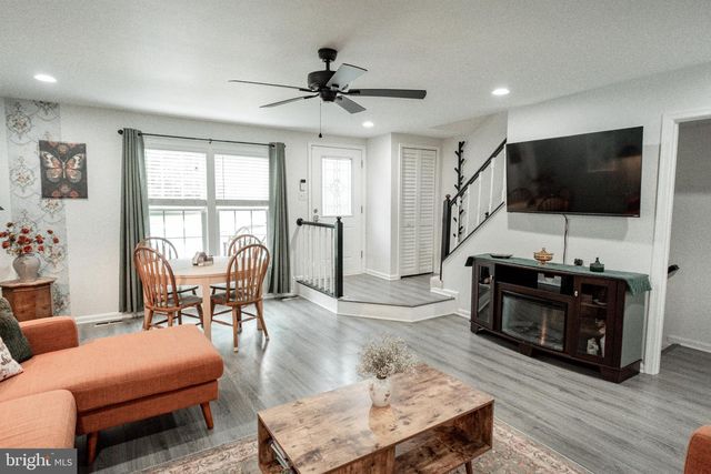 15015 BRIDGEPORT DR, Dumfries, VA 22025