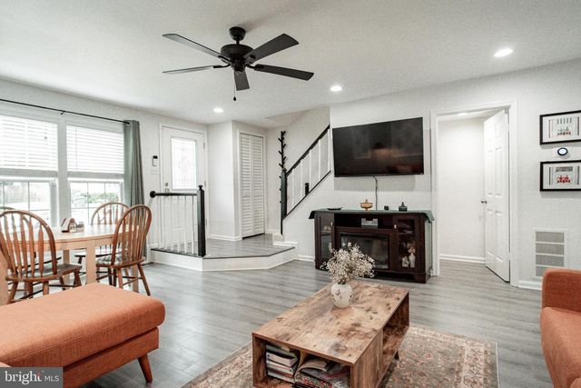15015 BRIDGEPORT DR, Dumfries, VA 22025