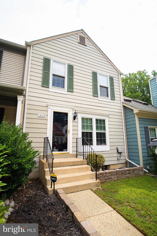 15015 BRIDGEPORT DR, Dumfries, VA 22025