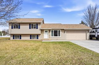 519 Sycamore Drive, New Richmond, WI 54017