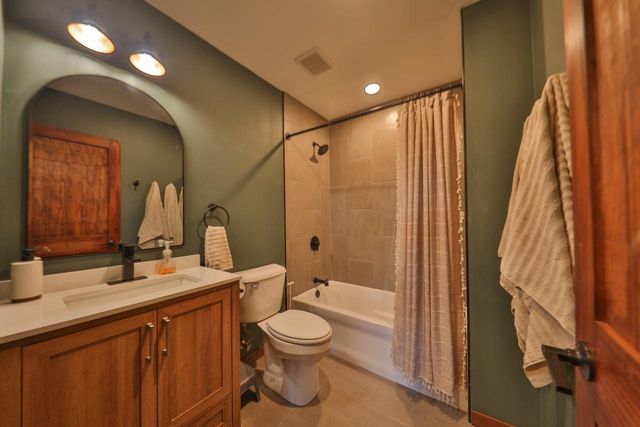 N8510 Fish Road, New Lisbon, WI 53950