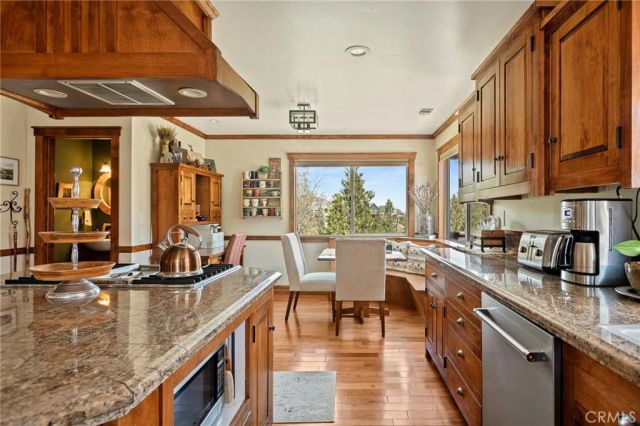 813 Brentwood, Lake Arrowhead, CA 92352