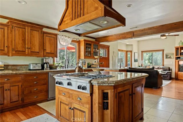 813 Brentwood, Lake Arrowhead, CA 92352