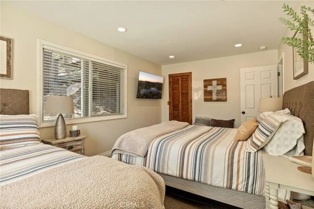 813 Brentwood, Lake Arrowhead, CA 92352