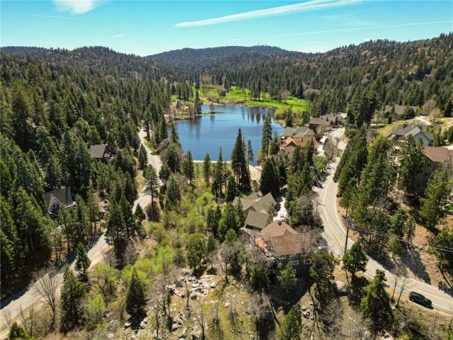813 Brentwood, Lake Arrowhead, CA 92352