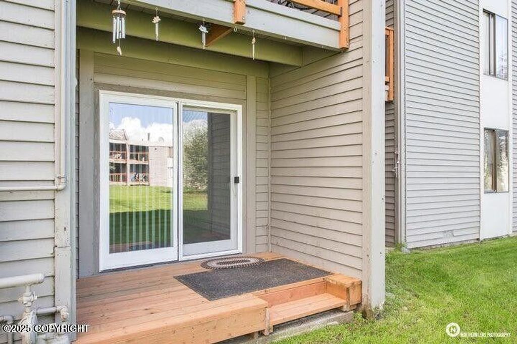 4660 Reka Drive, #D8, Anchorage, AK 99508