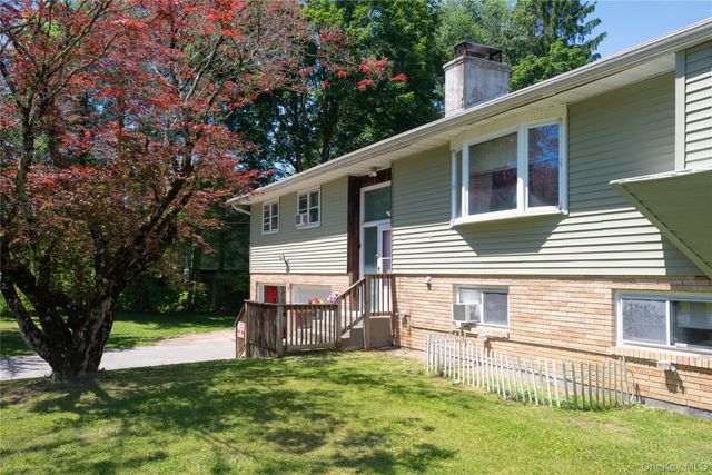 10 Millbank Road, Poughkeepsie, NY 12603