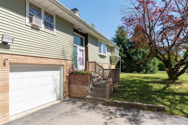 10 Millbank Road, Poughkeepsie, NY 12603