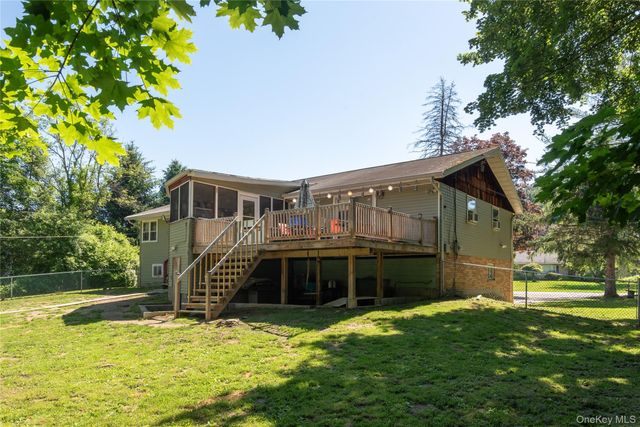 10 Millbank Road, Poughkeepsie, NY 12603
