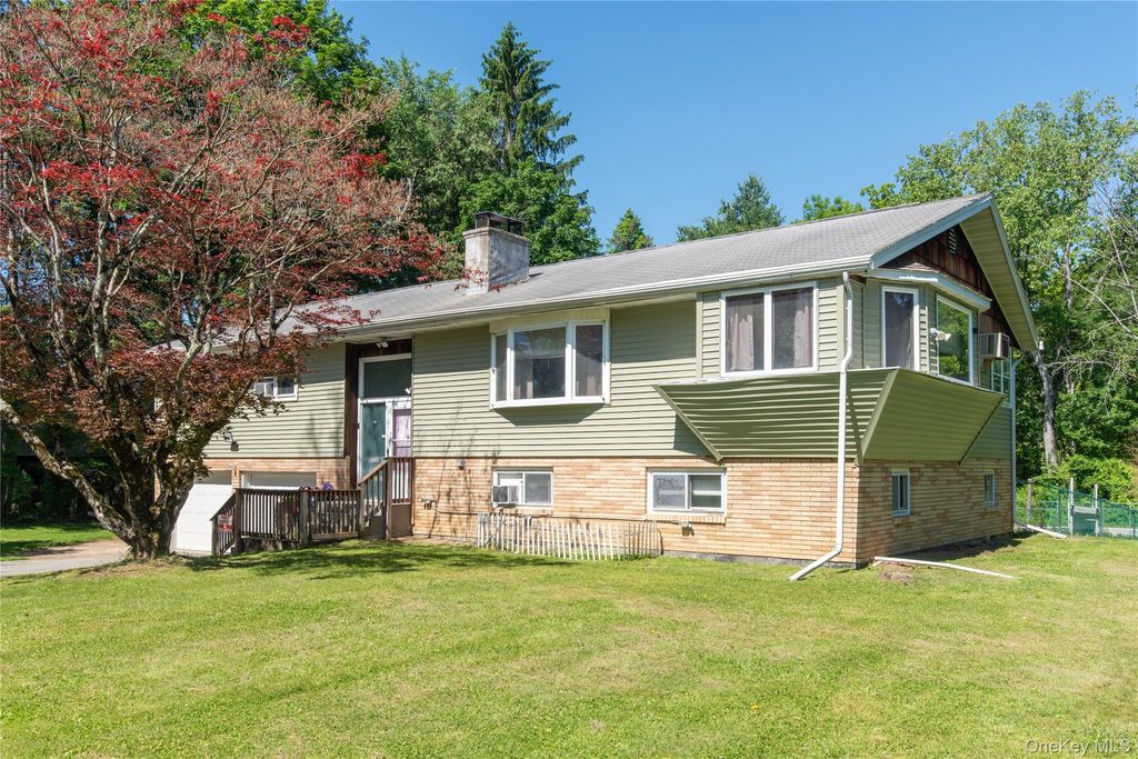 10 Millbank Road, Poughkeepsie, NY 12603