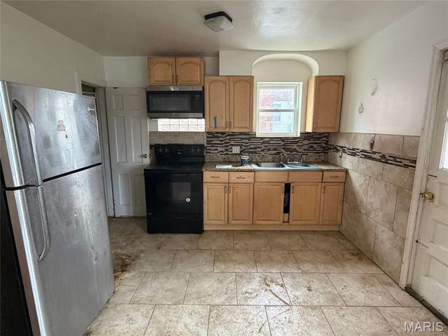 8964 Mayfield Court, St Louis, MO 63136