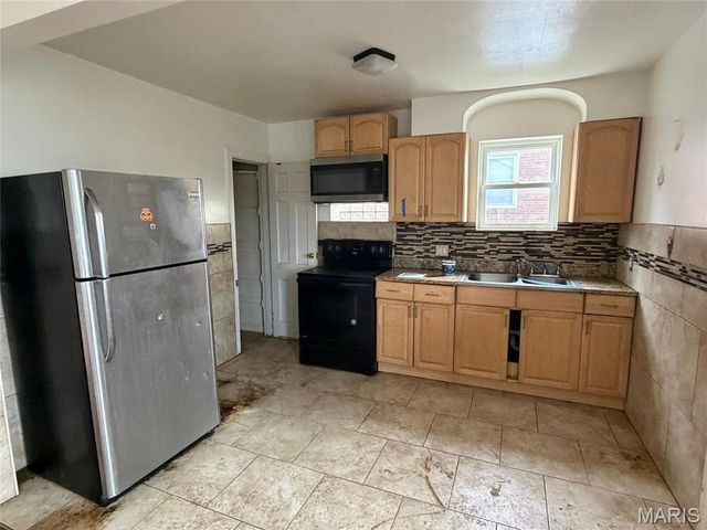 8964 Mayfield Court, St Louis, MO 63136