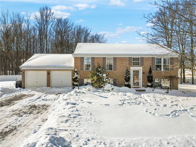 130 Neshannock Trails Dr, Neshannock Twp, PA 16105