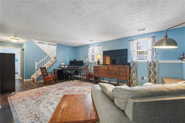 130 Neshannock Trails Dr, Neshannock Twp, PA 16105