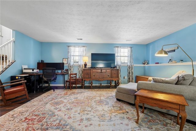 130 Neshannock Trails Dr, Neshannock Twp, PA 16105