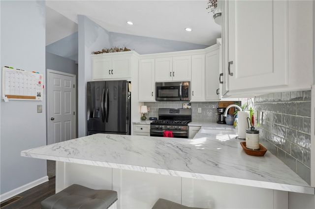 130 Neshannock Trails Dr, Neshannock Twp, PA 16105