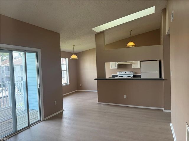 514 Wharf CT, Virginia Beach, VA 23462