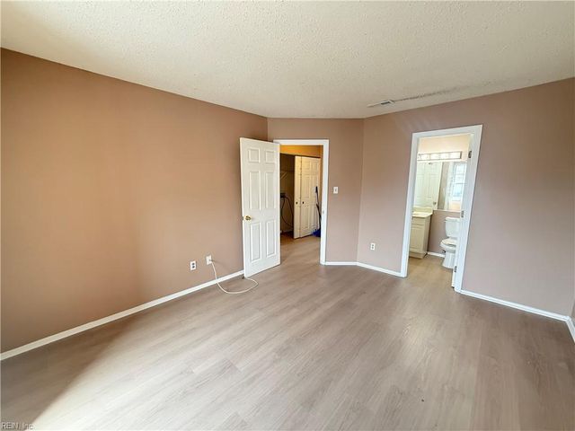 514 Wharf CT, Virginia Beach, VA 23462