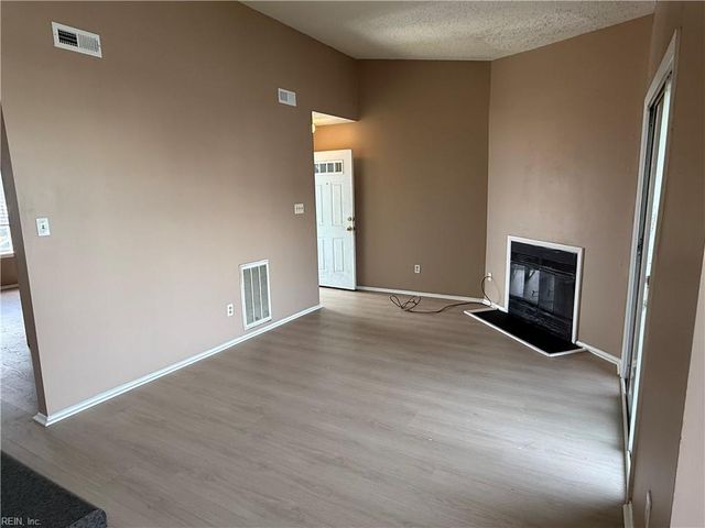 514 Wharf CT, Virginia Beach, VA 23462