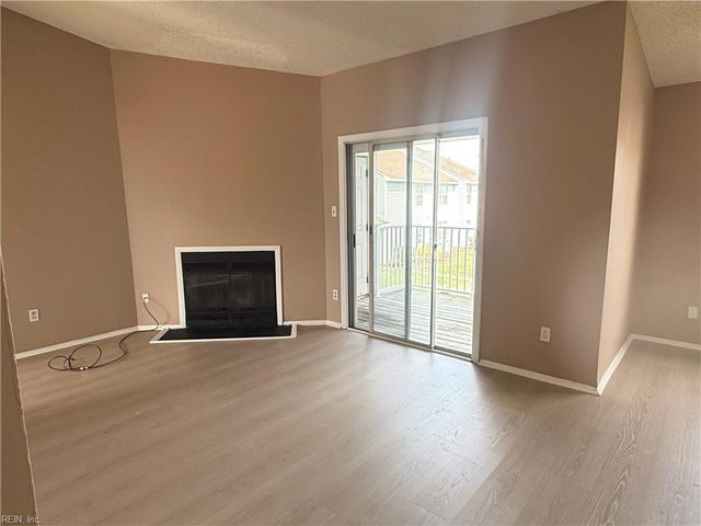 514 Wharf CT, Virginia Beach, VA 23462