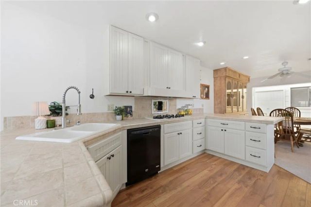 2621 Park Lake 197, Santa Ana, CA 92705