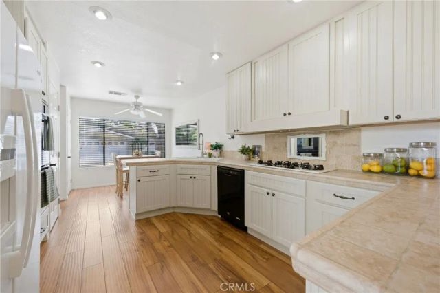 2621 Park Lake 197, Santa Ana, CA 92705