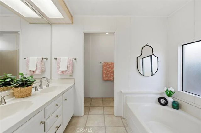 2621 Park Lake 197, Santa Ana, CA 92705