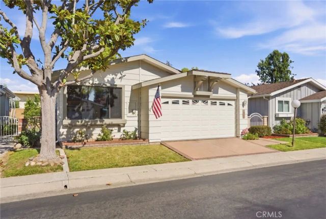 2621 Park Lake 197, Santa Ana, CA 92705