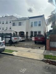 512 W 41st Place, Los Angeles, CA 90037
