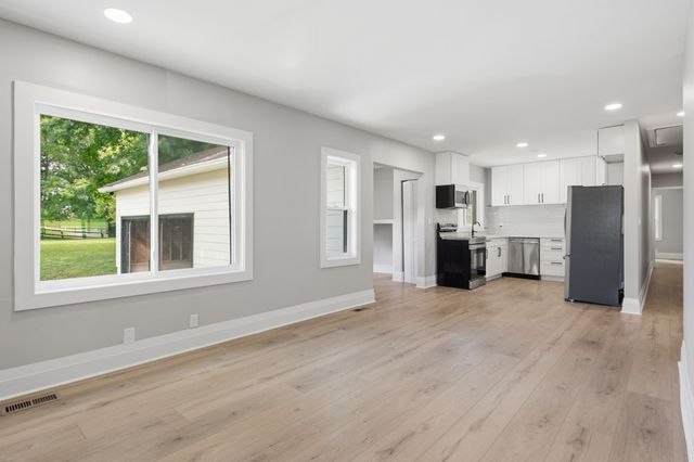 2482 Depot St, Spring Hill, TN 37174