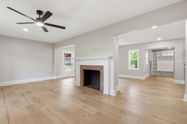 2482 Depot St, Spring Hill, TN 37174
