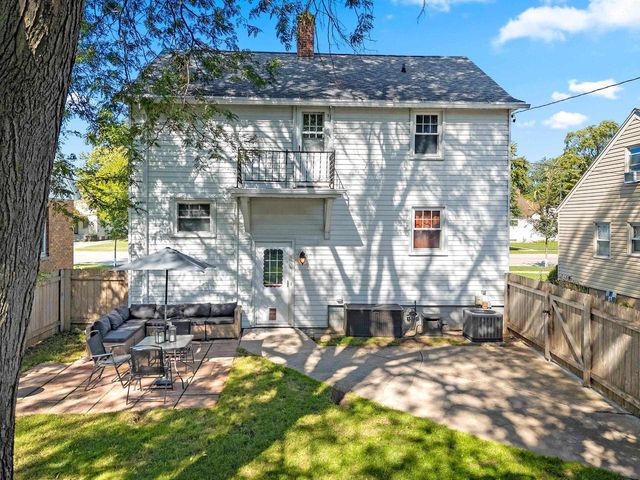 1109 12TH AVENUE, Green Bay, WI 54304