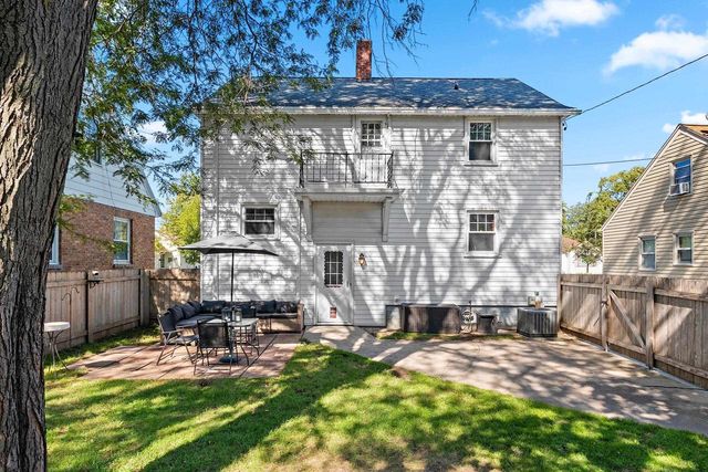 1109 12TH AVENUE, Green Bay, WI 54304
