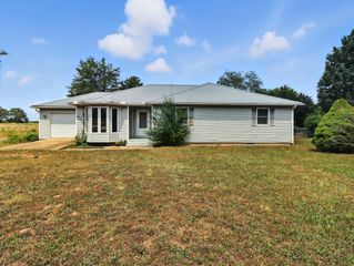 100 Pennycuick Drive, Mountain View, MO 65548