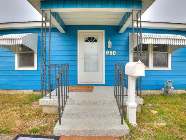 632 S Walnut Street, Nowata, OK 74048