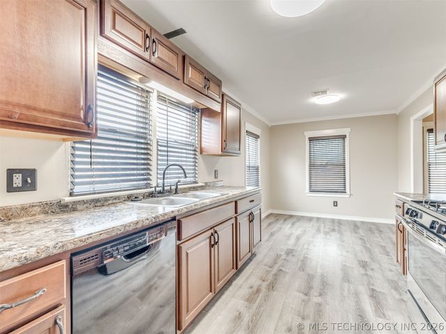 632 S Walnut Street, Nowata, OK 74048