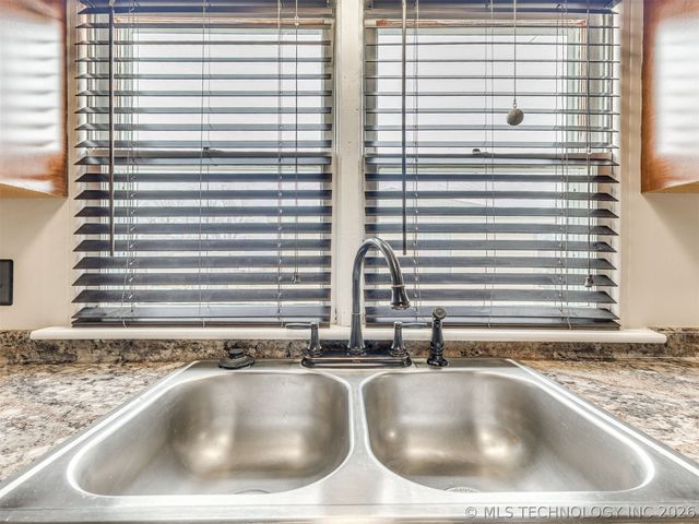 632 S Walnut Street, Nowata, OK 74048