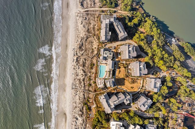 5444 Southern Pines Lane, Kiawah Island, SC 29455