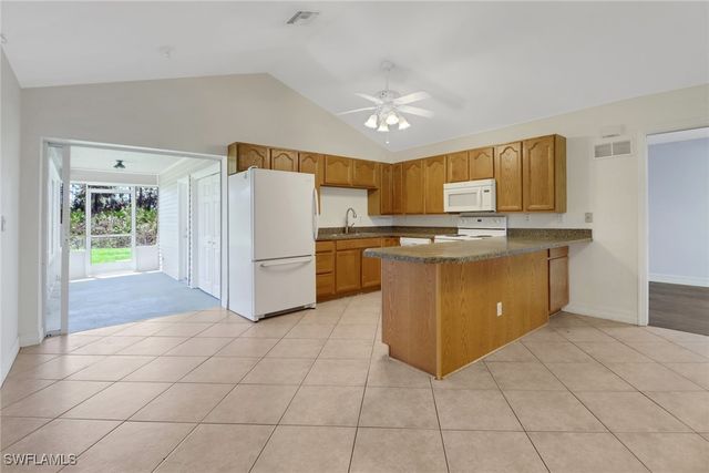 90 24th AVE NE, Naples, FL 34120