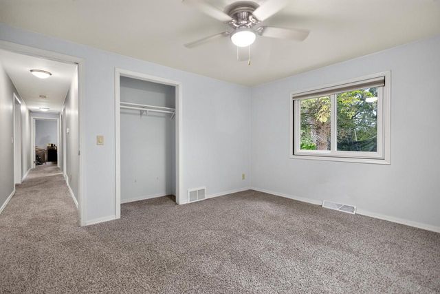 7033 Clover COURT, Burlington, WI 53105
