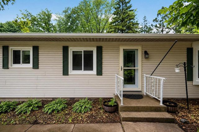 7033 Clover COURT, Burlington, WI 53105