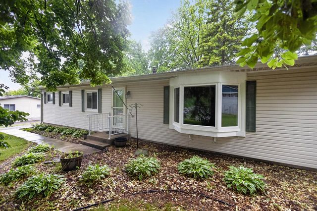 7033 Clover COURT, Burlington, WI 53105