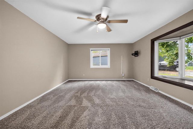 7033 Clover COURT, Burlington, WI 53105