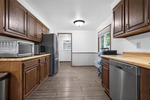 7033 Clover COURT, Burlington, WI 53105