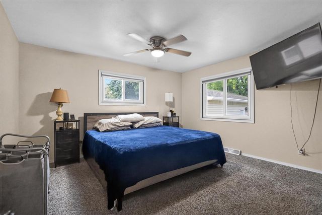 7033 Clover COURT, Burlington, WI 53105