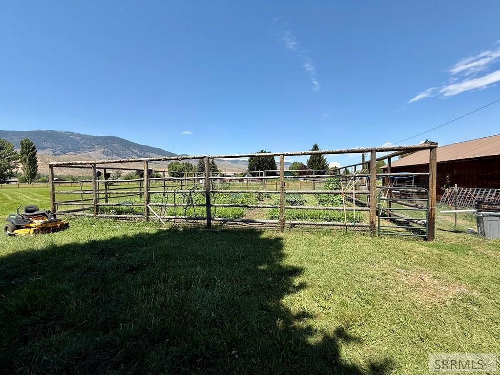 Image 36 of property listing at 2 Hammon Drive, Salmon, ID 83467