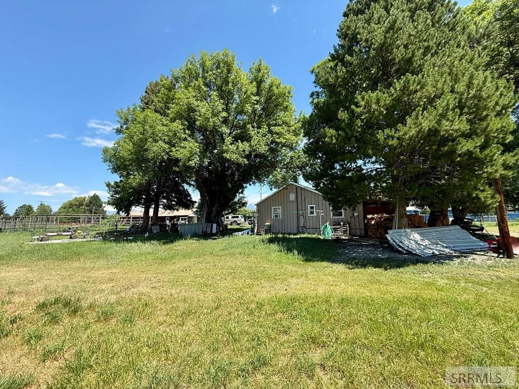 Image 4 of property listing at 2 Hammon Drive, Salmon, ID 83467